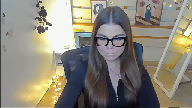 Violetta_Brilliant's cam snapshot