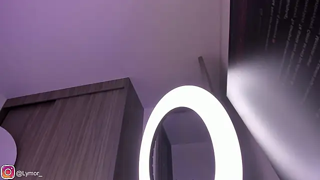 ly_mor_'s cam snapshot