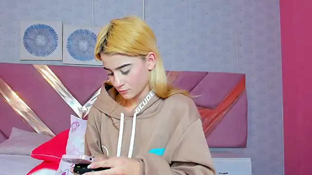 ChloeLaurentt's cam snapshot