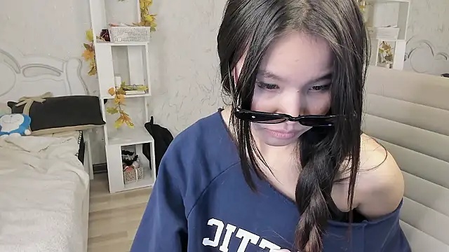 amiya_cute's cam snapshot