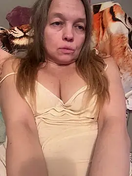 Suzanele's cam snapshot