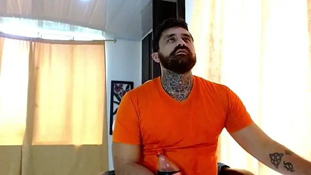 aronmiller404 live sex cam