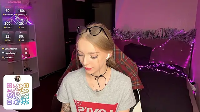 EvaPeace's cam snapshot