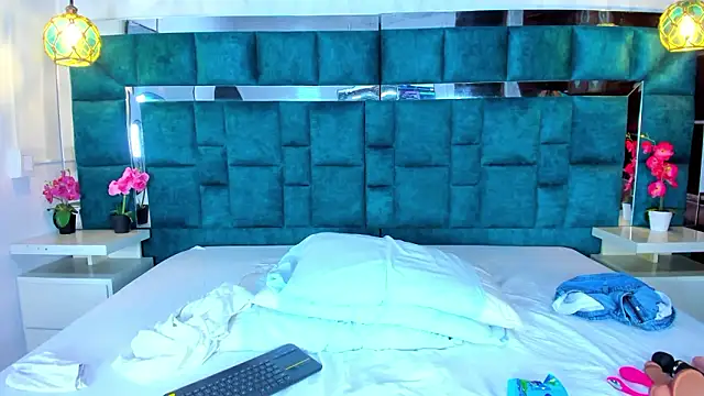 valtira_nova live sex cam