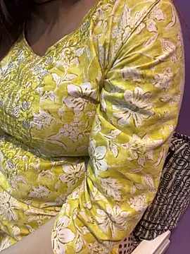 Curvy_Ambika's cam snapshot