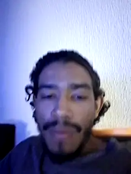 OfficialMineirinho live sex cam