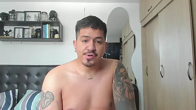 Aaaronwill1568's cam snapshot