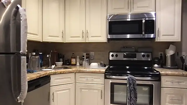 BigGuyMuscle's cam snapshot