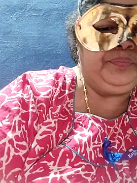 tamilthanushri live sex cam