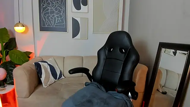 _Nicoletteshea_'s cam snapshot