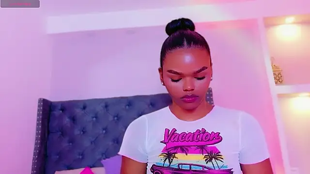 CamiEstrada live sex cam