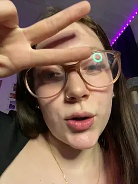 YoungLisaa18 live sex cam