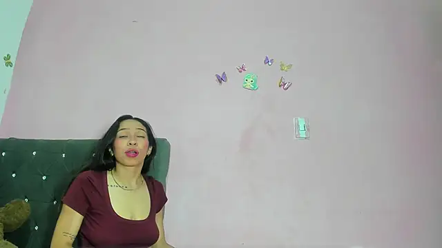 girlswithouttaboos's cam snapshot