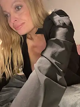 Lisavontease live sex cam