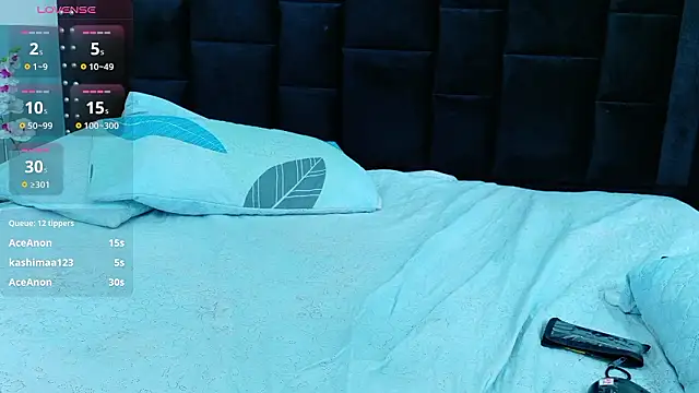 hornybarelylegalgirl's cam snapshot