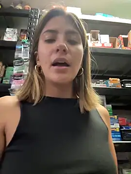 Andrea_19blonde's cam snapshot