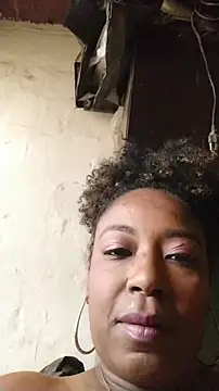 ChanneldelaCroix's cam snapshot