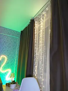 MinamiOnizuka live sex cam