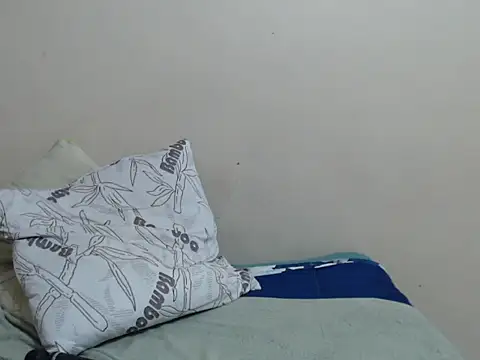 SexyLipss_'s cam snapshot