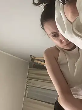 bunnythetailor's cam snapshot