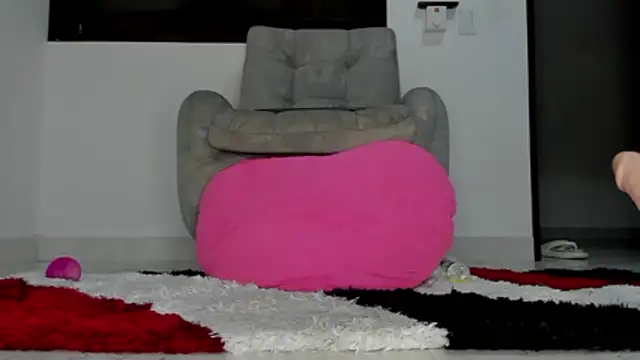 susy-presly's cam snapshot