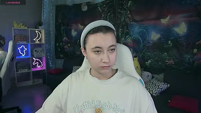 ClaraParks's cam snapshot