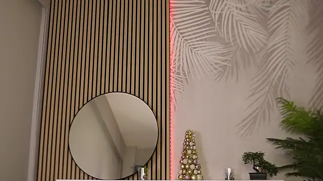 HottieLillyXXX's cam snapshot