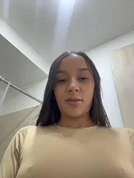 Brunettecollins05 live sex cam