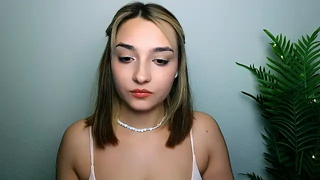 veryshygirl's cam snapshot