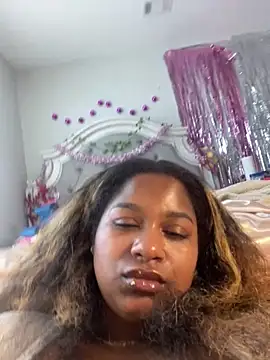 BigFineSelena's cam snapshot