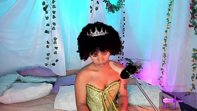 Lolalewis777's cam snapshot