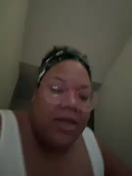 InterRacialFacial7296's cam snapshot