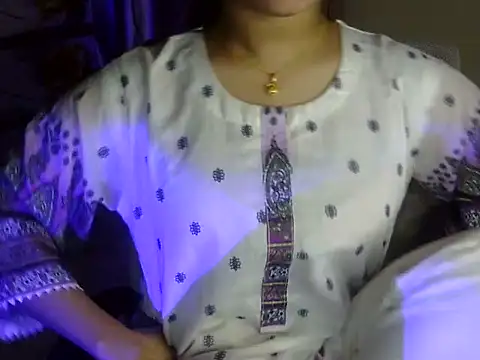 KHWAHIS-'s cam snapshot