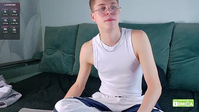 Fred_Cute's cam snapshot