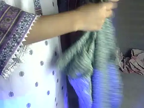 KHWAHIS-'s cam snapshot