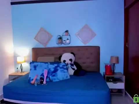 charlotte_bronte's cam snapshot