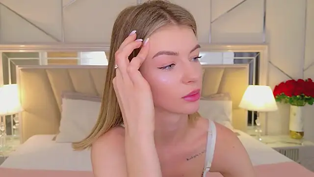 MeganMour's cam snapshot