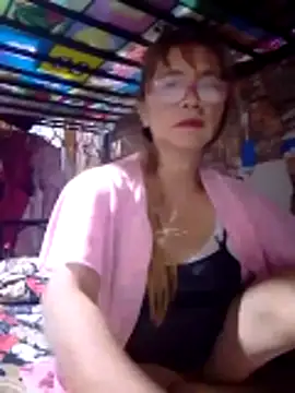 SexyHottMom's cam snapshot