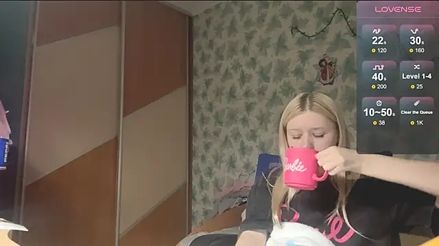 Barbie_Blondie's cam snapshot