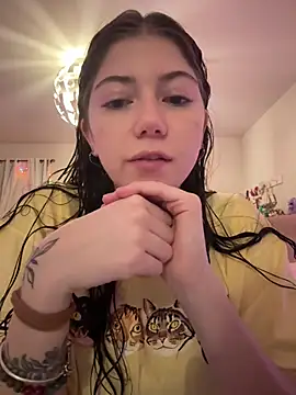 emilycoco live sex cam