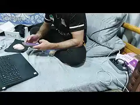 yazin19 live sex cam