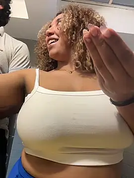 lauraltt's cam snapshot