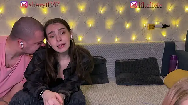 Sweety-Couple-'s cam snapshot