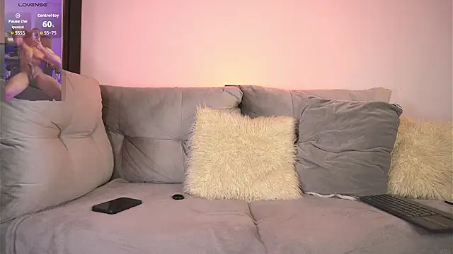 AshtonnSummer live sex cam