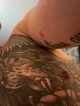 DILFiGuess1's cam snapshot