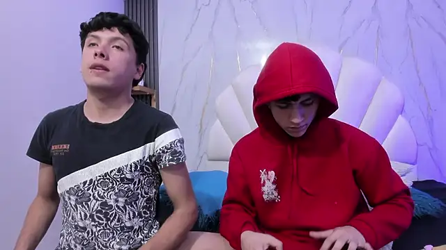 hoot_booys_'s cam snapshot