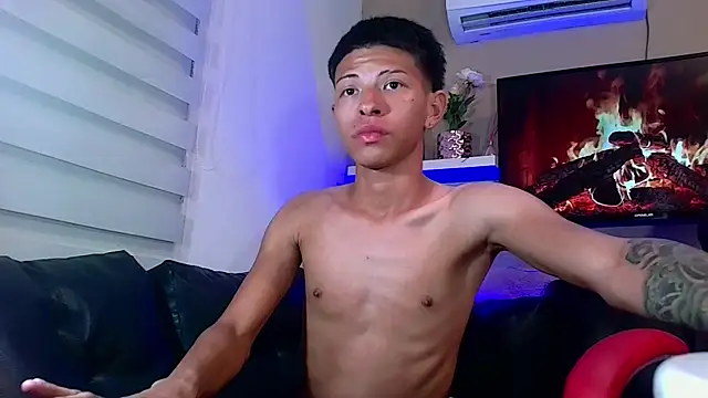 Tessachains_2_'s cam snapshot