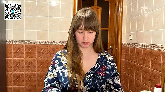 MaroonMoon_'s cam snapshot