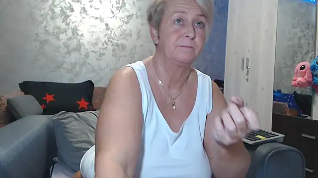 RosesandLillies's cam snapshot