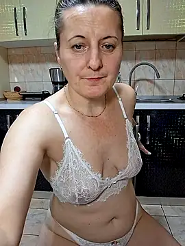 Sweet-milf-'s cam snapshot